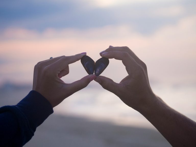 Read more about the article A 30-Minute No-Phone Challenge for Couples