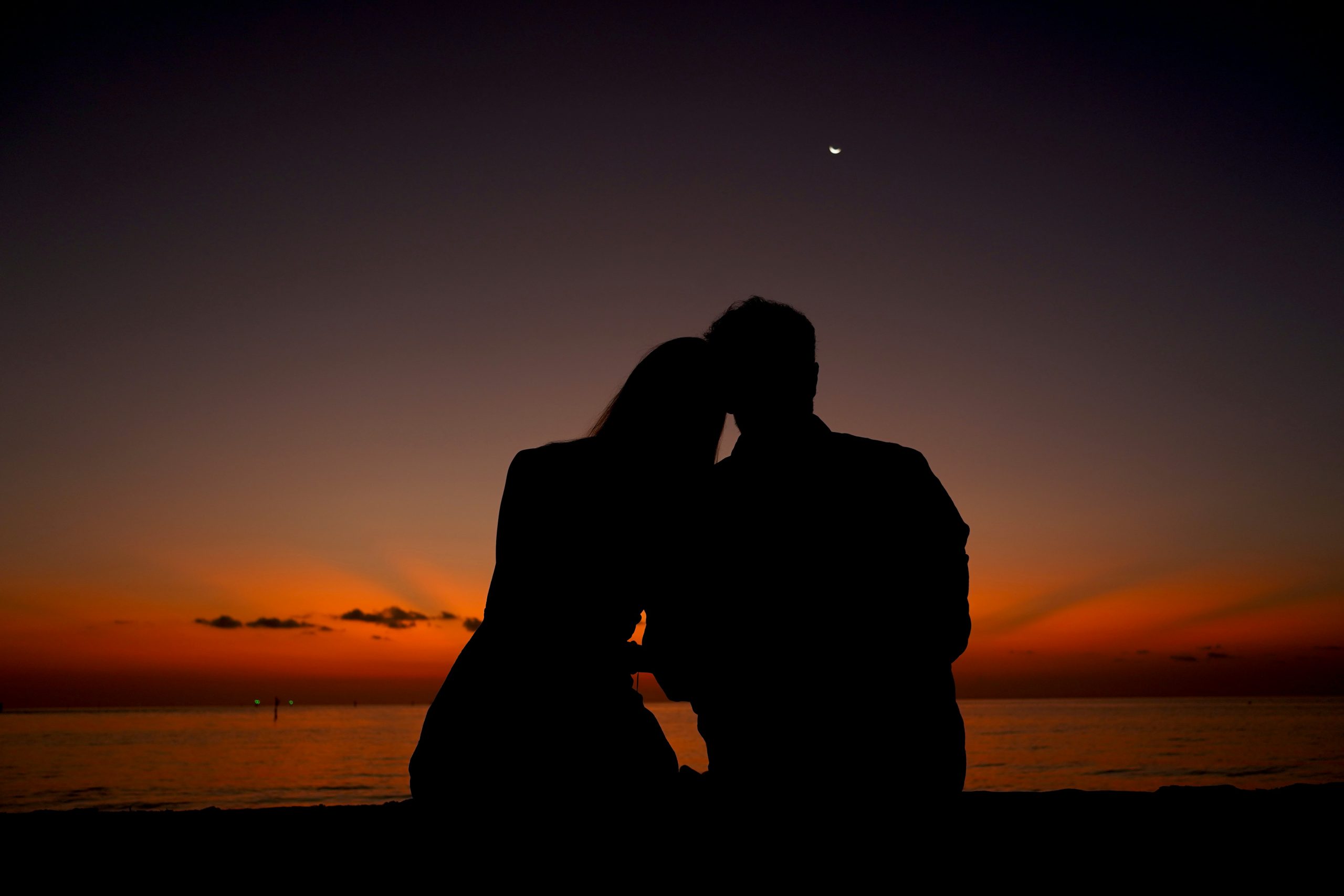 Read more about the article Meaningful Ways to Celebrate the Anniversary of Your First Date